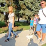 Kazimierza Wielka. Pierwsza Kazimierska Parada Psów / Kamil Włosowicz / Radio Kielce