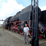 Uczestnicy pikniku kolejowego mieli okazję zwiedzić historyczny parowóz i porozmawiać z jego ostatnim maszynistą Adolfem Walkowiakiem. Parowóz ten po raz ostatni wjechał na skarżyski dworzec 27 kwietnia 1988 roku. Obecnie stanowi pomnik i jest eksponowany obok budynku dworca PKP / Tomasz Piwko / Radio Kielce