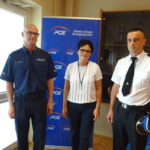 Na zdjęciu od lewej insp. Tomasz Śliwiński – komendant powiatowej Policji w Skarżysku, Barbara Czerwińska – dyr. PGE-Obrót w Skarżysku i brygadier Andrzej Pyzik zastępca KPPSP w Skarżysku / Tomasz Piwko / Radio Kielce