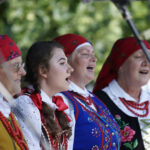 Chmielnik. XIX Powiatowy Przegląd Zespołów Folklorystycznych i Solistów / Karol Wójcik / Radio Kielce