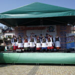 Chmielnik. XIX Powiatowy Przegląd Zespołów Folklorystycznych i Solistów / Karol Wójcik / Radio Kielce