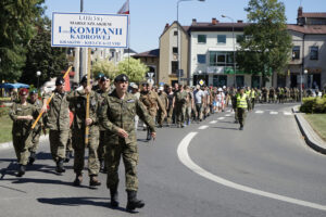 Marsz Szlakiem I Kompanii Kadrowej - piechurzy dotarli do Miechowa / Karol Wójcik / Radio Kielce