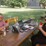 Audycja "Raport Dnia", Mariusz Masny, dyrektor Muzeum Wsi Kieleckiej oraz Ewa Okońska, Radio Kielce / Grzegorz Jamka / Radio Kielce