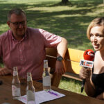 Audycja "Raport Dnia". Mariusz Masny, dyrektor Muzeum Wsi Kieleckiej i Beata Ryń, rzecznik prasowy Muzeum Wsi Kieleckiej / Grzegorz Jamka / Radio Kielce