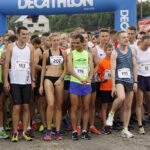 W zorganizowanych w Łopusznie I Impresjach Biegowych, czyli biegu na dystansie 5 kilometrów, wzięło udział dwustu zawodników / Kamil Król / Radio Kielce