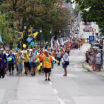 Kielce. Mieszkańcy miasta powitali uczestników 37. Pieszej Pielgrzymki Diecezji Kieleckiej na Jasną Górę / Karol Wójcik / Radio Kielce