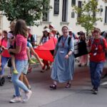 Kielce. Mieszkańcy miasta powitali uczestników 37. Pieszej Pielgrzymki Diecezji Kieleckiej na Jasną Górę / Karol Wójcik / Radio Kielce