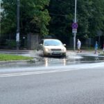 Kielce. Zalana jezdnia na skrzyżowaniu ulic Kaczorowskiego i Radiowej / Karol Żak / Radio Kielce