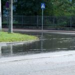 Kielce. Zalana jezdnia na skrzyżowaniu ulic Kaczorowskiego i Radiowej / Karol Żak / Radio Kielce