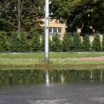 Kielce. Zalana jezdnia na skrzyżowaniu ulic Kaczorowskiego i Radiowej / Karol Żak / Radio Kielce