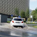 Kielce. Zalana jezdnia na skrzyżowaniu ulic Kaczorowskiego i Radiowej / Karol Żak / Radio Kielce