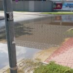 Kielce. Zalana jezdnia na skrzyżowaniu ulic Kaczorowskiego i Radiowej / Karol Żak / Radio Kielce