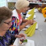 Śniadanie w ogrodzie. Potrawy przygotował Bartosz Herbuś, szef kuchni Karczmy - Izby Dobrego Smaku w Hucie Szklanej u stóp Świętego Krzyża / Kamil Król / Radio Kielce