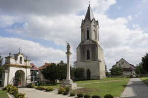 XII-wieczna kolegiata świętego Jana Chrzciciela w Skalbmierzu / Wiktor Dziarmaga / Radio Kielce