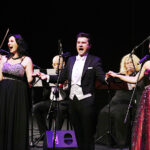 Kielce. Tarasy Sztuki KCK. Koncert muzyki operowej i operetkowej pt. „To, co najpiękniejsze” w wykonaniu zespołu muzyki wiedeńskiej „Strauss Ensemble” / Jarosław Kubalski / Radio Kielce