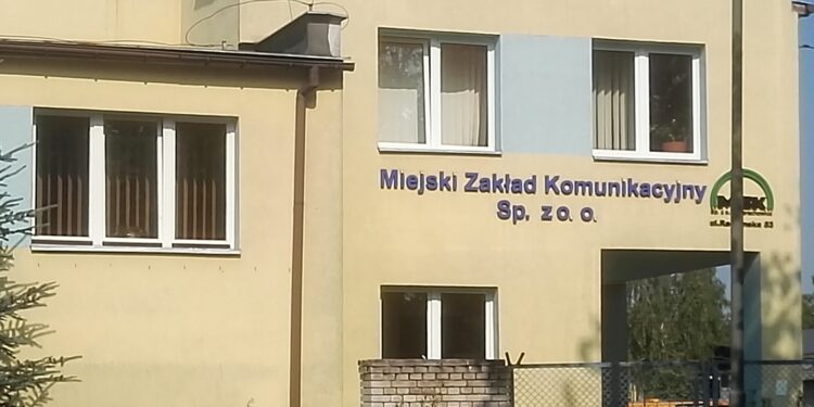 Budynek MZK w Starachowicach / Anna Głąb / Radio Kielce