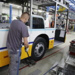 10.10.2016 Starachowice. Zakład MAN. Produkcja autobusów. / Jarosław Kubalski / Radio Kielce