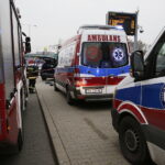 15.11.2017 Kielce. Wypadek na ulicy Grunwaldzkiej. Samochód wjechał w przystanek / Jarosław Kubalski / Radio Kielce