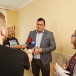 13.06.2018 Skarżysko - Kamienna. Poseł Anna Krupka przeprowadziła kontrolę społeczną w urzędzie miasta. Prezydent Skarżyska - Kamiennej Konrad Krönig / Jarosław Kubalski / Radio Kielce