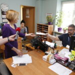 13.06.2018 Skarżysko - Kamienna. Poseł Anna Krupka przeprowadziła kontrolę społeczną w urzędzie miasta / Jarosław Kubalski / Radio Kielce