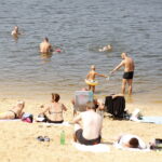 04.08.2018 Cedzyna. Lato. Zalew. Plażowicze / Jarosław Kubalski / Radio Kielce