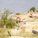 04.08.2018 Cedzyna. Lato. Zalew. Plażowicze / Jarosław Kubalski / Radio Kielce