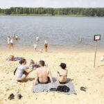 04.08.2018 Cedzyna. Lato. Zalew. Plażowicze / Jarosław Kubalski / Radio Kielce