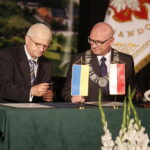 14.08.2018 Sandomierz. 80 lecie włączenia prawobrzeżnego Sandomierza w granice miasta. Odnowienie partnerstwa pomiędzy Sandomierzem i Ostrogiem na Ukrainie. Alexander Fedorovich Shiker, burmistrz Ostroga i Marek Bronkowski, burmistrz Sandomierza / Jarosław Kubalski / Radio Kielce