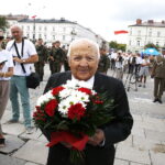 15.08.2018 Kielce. Święto Wojska Polskiego. Henryk Dłużewski, żołnierz AK z rąk wojewody Agaty Wojtyszek otrzymał Krzyż Oficerski Orderu Odrodzenia Polski / Jarosław Kubalski / Radio Kielce