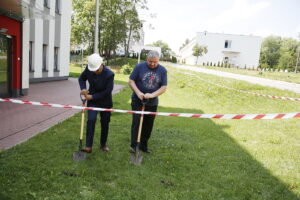Wbicie pierwszej łopaty pod budowę Centrum Urazowego / Jarosław Kubalski / Radio Kielce