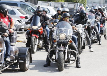 24.082018 Kielce. Niewidomi i niedowidzący wyruszają na rajd motocyklowy / Jarosław Kubalski / Radio Kielce