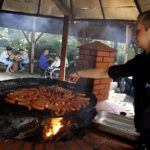24.08.2018 Cedzyna. Kieleckie Stowarzyszenie Chorych na Stwardnienie Rozsiane świętuje dziś 25 lecie istnienia. Uroczystości jubileuszowe hotelu Echo zakończył grill / Jarosław Kubalski / Radio Kielce