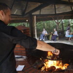 24.08.2018 Cedzyna. Kieleckie Stowarzyszenie Chorych na Stwardnienie Rozsiane świętuje dziś 25 lecie istnienia. Uroczystości jubileuszowe hotelu Echo zakończył grill / Jarosław Kubalski / Radio Kielce