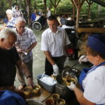 24.08.2018 Cedzyna. Kieleckie Stowarzyszenie Chorych na Stwardnienie Rozsiane świętuje dziś 25 lecie istnienia. Uroczystości jubileuszowe hotelu Echo zakończył grill / Jarosław Kubalski / Radio Kielce
