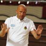 28.08.2018 Ostrowiec Świętokrzyski. Konferencja prasowa i trening z udziałem siatkarek KSZO. Trener siatkarek KSZO Jegor Pimahin / Jarosław Kubalski / Radio Kielce