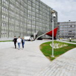 28.08.2018 Kielce. Zrewitalizowany plac przed ŚUW / Jarosław Kubalski / Radio Kielce