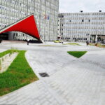 28.08.2018 Kielce. Zrewitalizowany plac przed ŚUW / Jarosław Kubalski / Radio Kielce