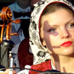 Jubileuszowy koncert zespołu „Mazowsze” w Archiopactwie Cystersów / Ewa Pociejowska-Gawęda / Radio Kielce