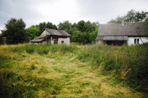 Polacy ratujący Żydów. 11.07.2018 Gospodarstwo w dawnym przysiółku Wólka, obok wsi Gołuchów gdzie rodzina Lechów ukrywała Żydów / Jarosław Kubalski / Radio Kielce