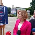 Konferencja PiS. Na zdjęciu, od lewej: Anna Krupka - poseł PiS, Krzysztof Lipiec - poseł PiS / Marlena Płaska / Radio Kielce