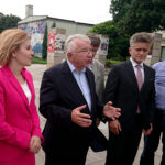 Konferencja PiS. Na zdjęciu, od lewej: Anna Krupka - poseł PiS, Krzysztof Lipiec - poseł PiS, Krzysztof Słoń - senator PiS, Jarosław Karyś - radny PiS / Marlena Płaska / Radio Kielce