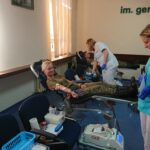 Żołnierze honorowo oddają krew na kieleckiej Bukówce / Marcin Różyc / Radio Kielce