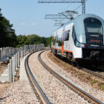 Pociągi znacząco przyspieszą. Nawet do 160 km/h