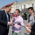 Kielce. Stacja: Wakacje. Na zdjęciu (od lewej): Janusz Knap - prezes Radia Kielce; Paweł Solarz i Grażyna Nawrocka – szkoła językowa „Perfect” / Krzysztof Bujnowicz / Radio Kielce