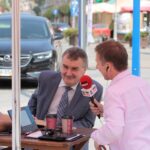 Kielce. Stacja: Wakacje. Na zdjęciu (od lewej): Tomasz Natkaniec i prezydent Kielc Wojciech Lubawski / Krzysztof Bujnowicz / Radio Kielce