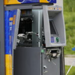 Bankomat przy Rossmanie na ulicy Jana Nowaka Jeziorańskiego / Marzena Mąkosa / Radio Kielce