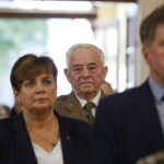 Obchody 74. rocznicy wybuchu Powstania Warszawskiego. Msza święta w kościele Garnizonowym pw. Matki Bożej Królowej Polski. Na zdjęciu: Danuta Papaj - wiceprezes Stowarzyszenia Projekt Świętokrzyskie / Marzena Mąkosa / Radio Kielce