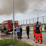 Pożar hurtowni zniczy przy ulicy Ściegiennego / Marzena Mąkosa / Radio Kielce