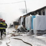 Pożar hurtowni zniczy przy ulicy Ściegiennego / Marzena Mąkosa / Radio Kielce