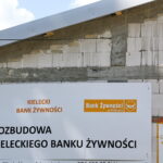 Rozbudowa Banku Żywności przy ulicy Chłopskiej na kieleckim Białogonie / Marzena Mąkosa / Radio Kielce